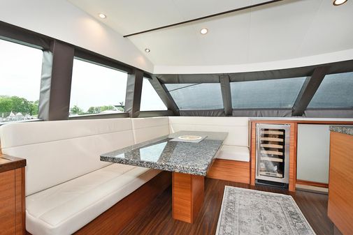 Hatteras 60 Motor Yacht image