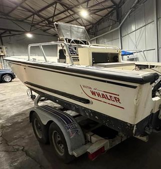 Boston Whaler Outrage Cuddy 22 image