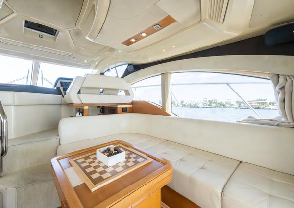 Azimut 45 Flybridge image