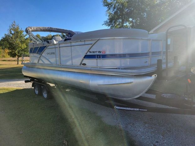 2021 Sylvan Mirage 8522 LZ Paris, Tennessee - At Ease Yacht Sales