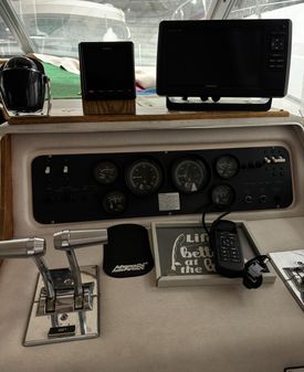 Sea-ray 340-SEDAN-BRIDGE image