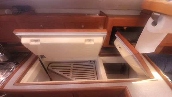 Hunter 460 image