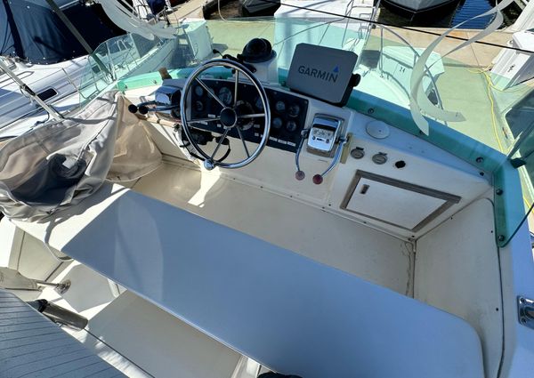 Bertram 28-FLYBRIDGE-CRUISER image