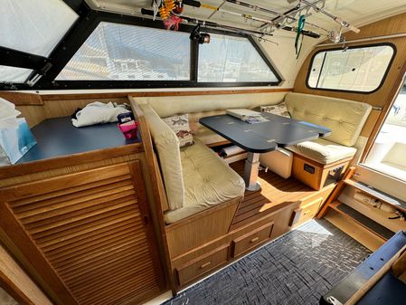 Bertram 28-FLYBRIDGE-CRUISER image