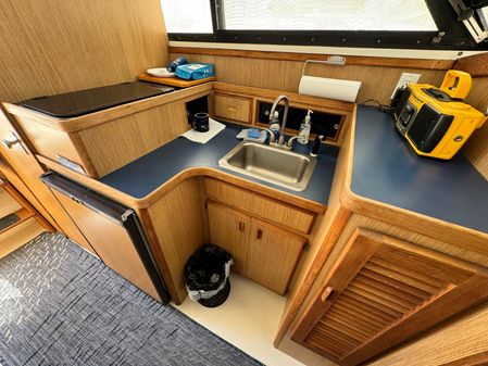 Bertram 28-FLYBRIDGE-CRUISER image