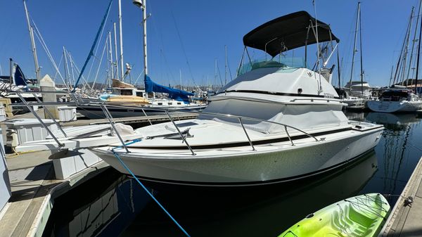 Bertram 28 Flybridge CRUISER 