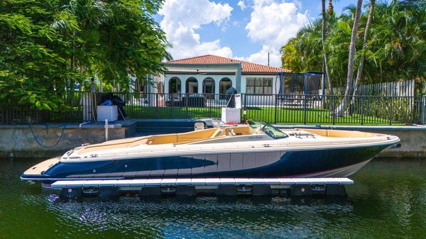 Chris-Craft Launch 32 