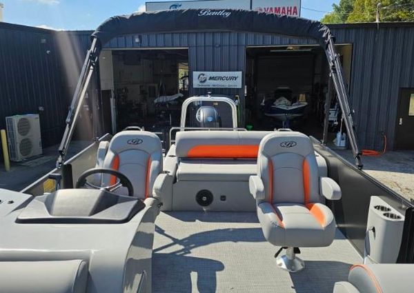 Bentley-pontoons LEGACY-243-SWINGBACK image