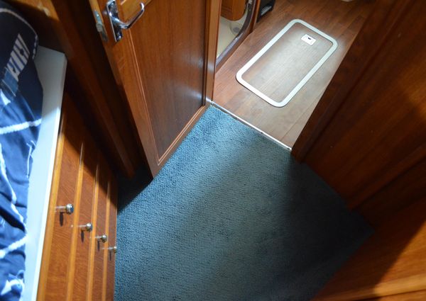 Carver 356 Aft Cabin Motor Yacht image