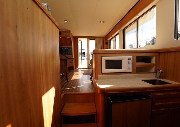 Mainship 34 Trawler image