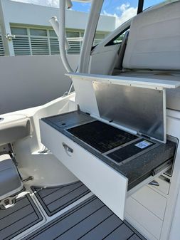 Boston Whaler 315 Conquest image