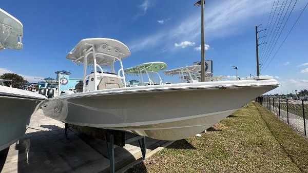 Sea Pro 248 Bay 