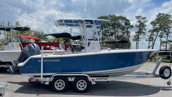 Sportsman Open 212 Center Console