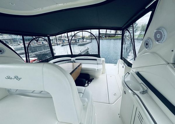 Sea Ray 420 Sundancer image