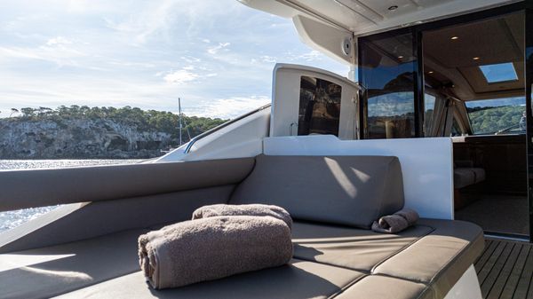 Princess Yachts V65 image