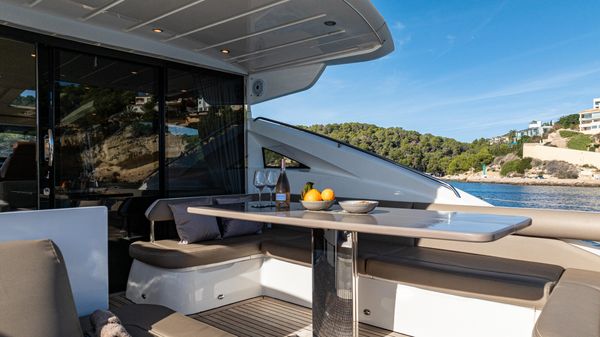 Princess Yachts V65 image