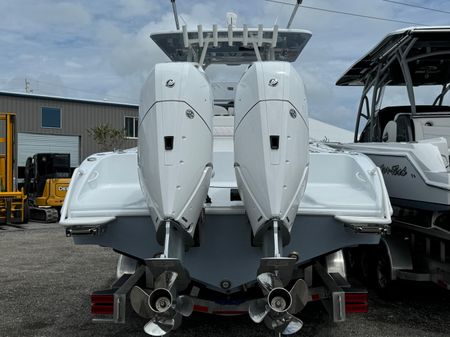 Yellowfin 32 image