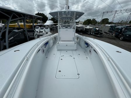 Yellowfin 32 image