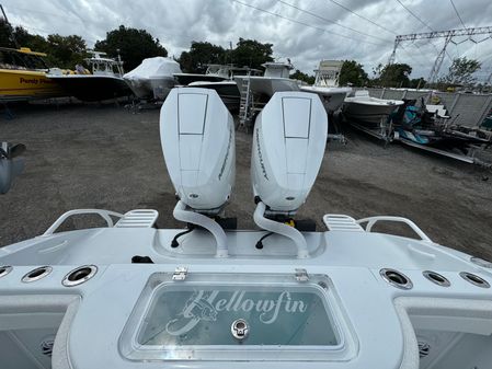 Yellowfin 32 image