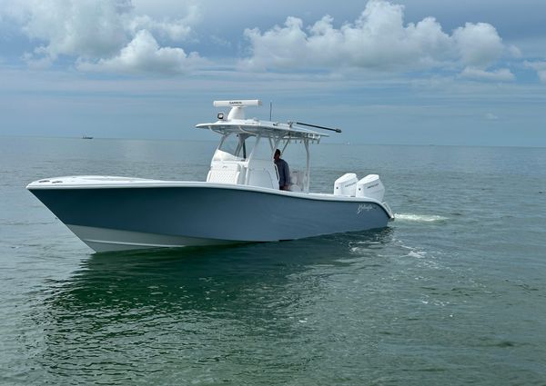 Yellowfin 32 image