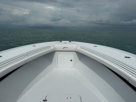 Yellowfin 32 image