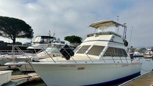 Egg Harbor 33 Sedan