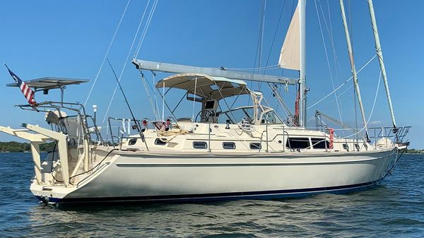 Island Packet 485