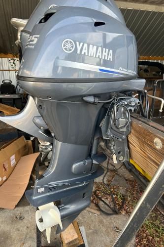 Yamaha Outboards t25la