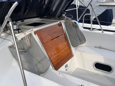 Catalina 320 image