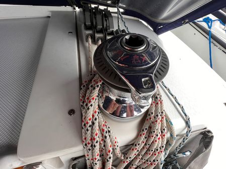 Catalina 320 image
