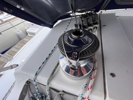 Catalina 320 image