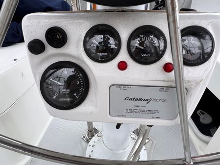 Catalina 320 image