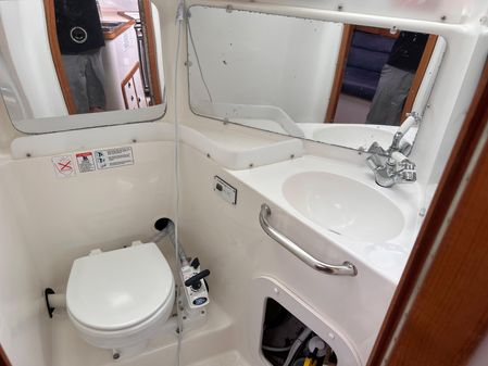 Catalina 320 image