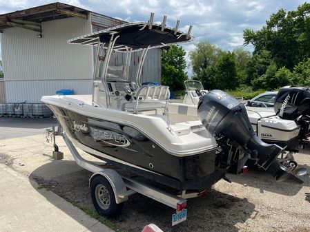 Robalo R180 Center Console image