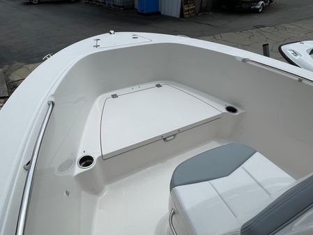 Robalo R180 Center Console image