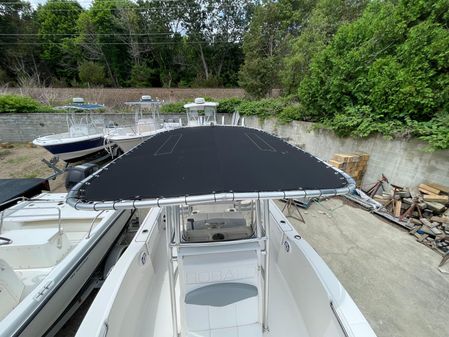 Robalo R180 Center Console image