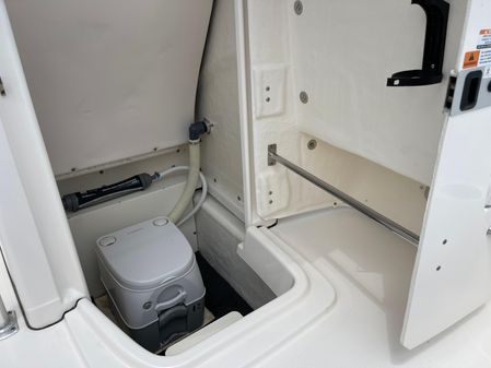 Robalo R180 Center Console image