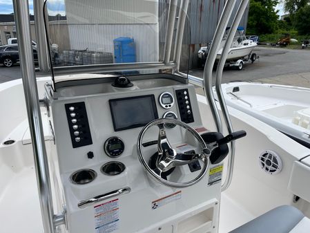 Robalo R180 Center Console image