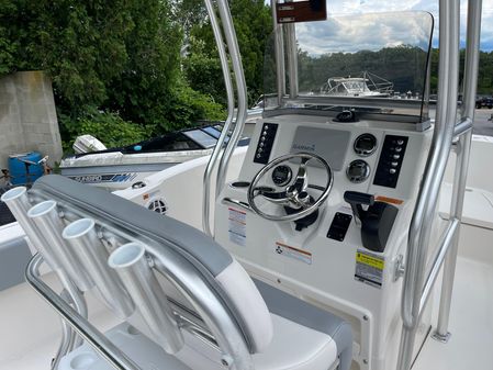 Robalo R180 Center Console image