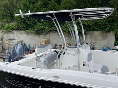 Robalo R180 Center Console image