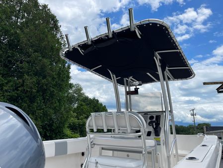 Robalo R180 Center Console image