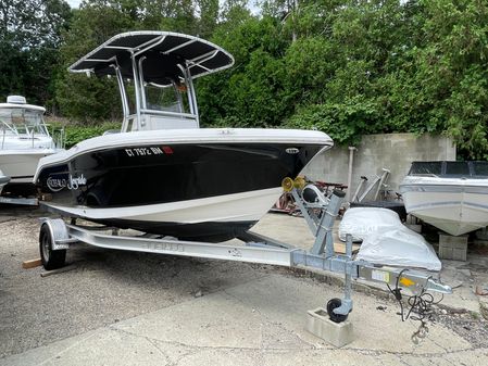 Robalo R180 Center Console image