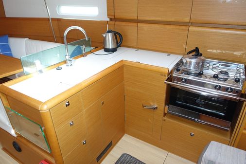 Jeanneau Sun Odyssey 389 image