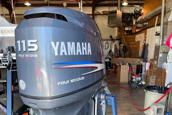 Yamaha Outboards 115hp - main image