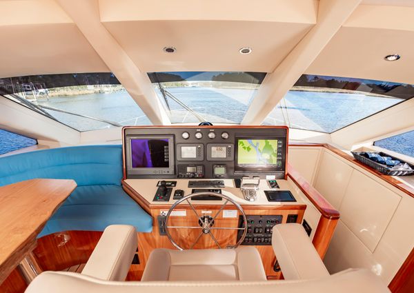 Hatteras 64 Motor Yacht image