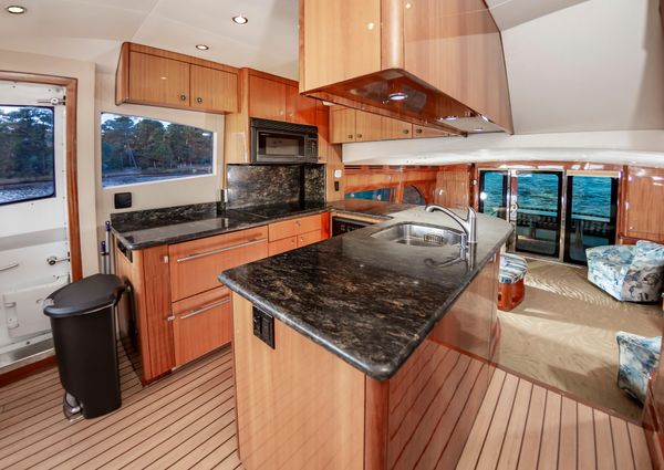 Hatteras 64 Motor Yacht image