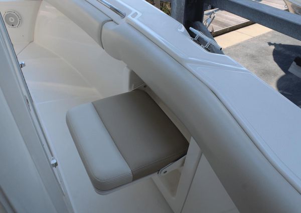 Boston Whaler 250 Outrage image