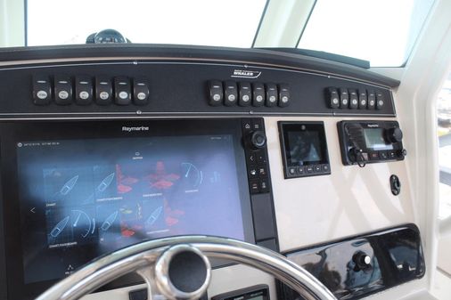 Boston Whaler 250 Outrage image