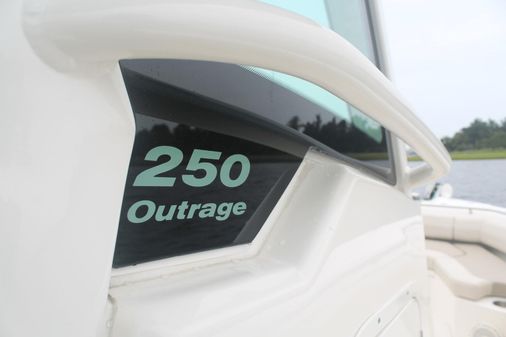 Boston Whaler 250 Outrage image