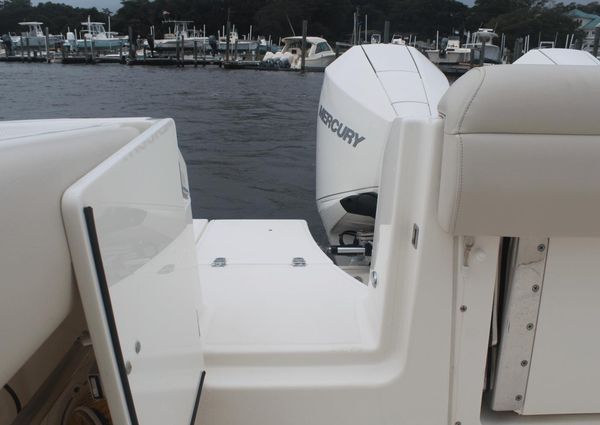 Boston Whaler 250 Outrage image